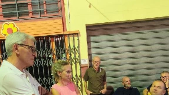 Il sindaco Betti: "I dottori del gruppo non hanno dato disponibilità". I cittadini hanno organizzato un’assemblea per chiedere soluzioni. Intanto cesserà anche l’attività commerciale del centro della frazione. Il sindaco Betti: "I dottori del gruppo non hanno dato disponibilità". I cittadini hanno organizzato un’assemblea per chiedere soluzioni. Intanto cesserà anche l’attività commerciale del centro della frazione.