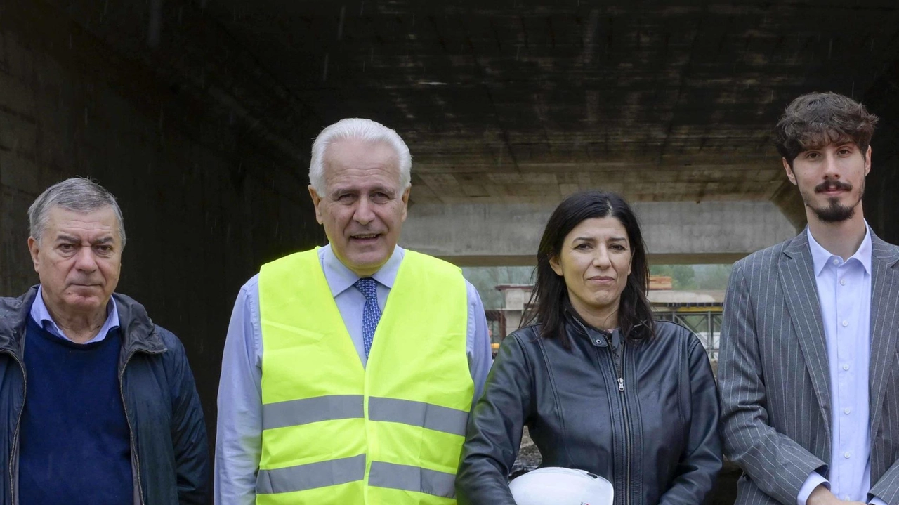 Da sinistra: Il sindaco Pianigiani, Monia Monni, Eugenio Giani, Dario Picchioni Da sinistra: Il sindaco Pianigiani, Monia Monni, Eugenio Giani, Dario Picchioni