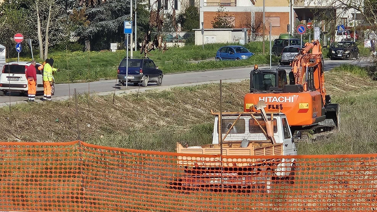 Implementazione del sistema fognario che va da via della Repubblica fino al torrente Rio: sono questi i primi lavori per la realizzazione del supermercato