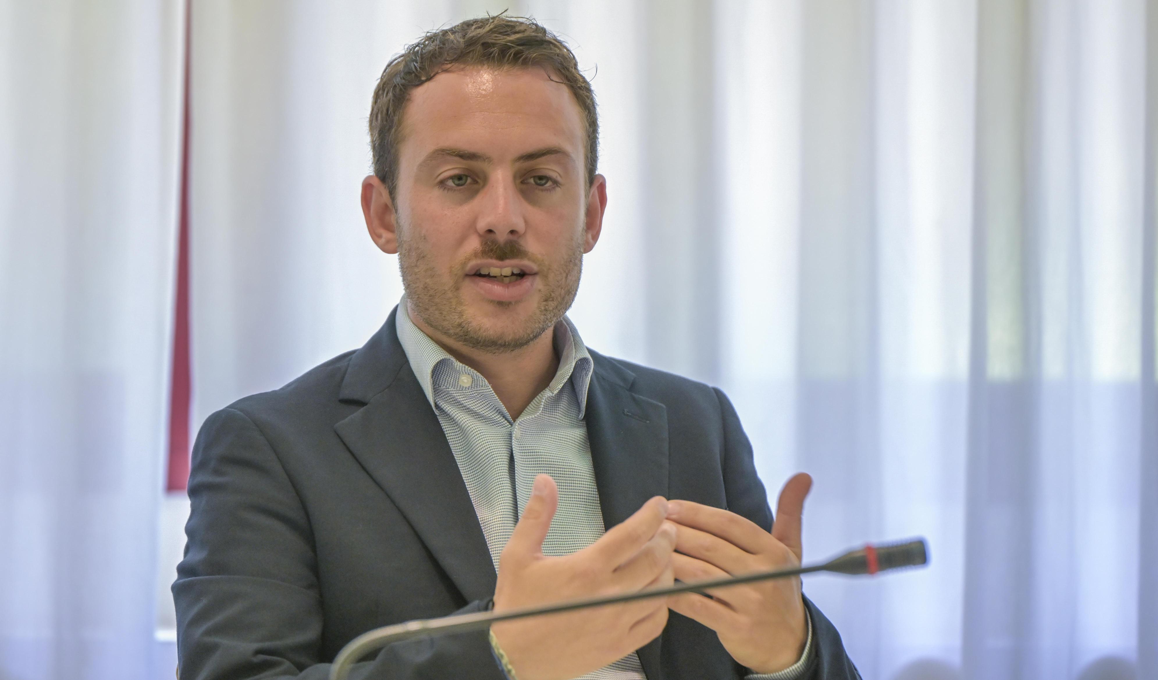 https://www.lanazione.it/image-service/view/acePublic/alias/contentid/ZThkOTRhMGUtOTFkYi00/0/la-rotonda-di-ponte-a-ema-si-fara-start-ai-lavori-fra-due-settimane.jpeg