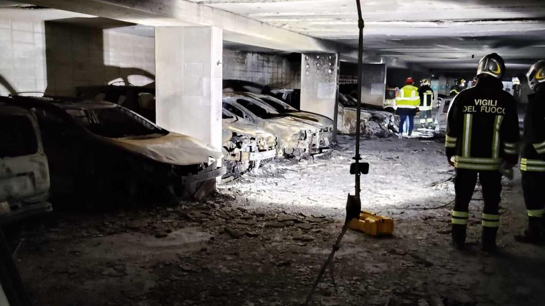 Rogo nel parcheggio Matteotti. Nuove aree di sosta e navette