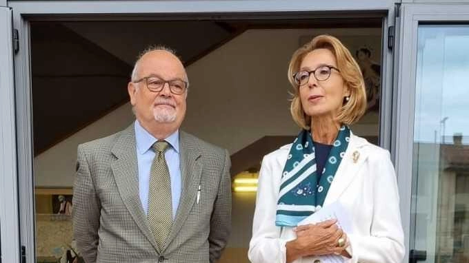 La prefetta La Iacona con il. preside Battiato La prefetta La Iacona con il. preside Battiato