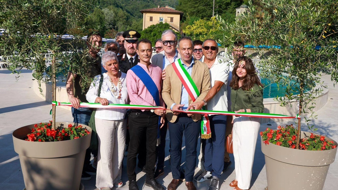 L’inaugurazione della nuova stagione al Parco termale di Equi dopo i consistenti lavori di riqualificazione e di potenziamento dei servizi (foto Pasquali) L’inaugurazione della nuova stagione al Parco termale di Equi dopo i consistenti lavori di riqualificazione e di potenziamento dei servizi (foto Pasquali)