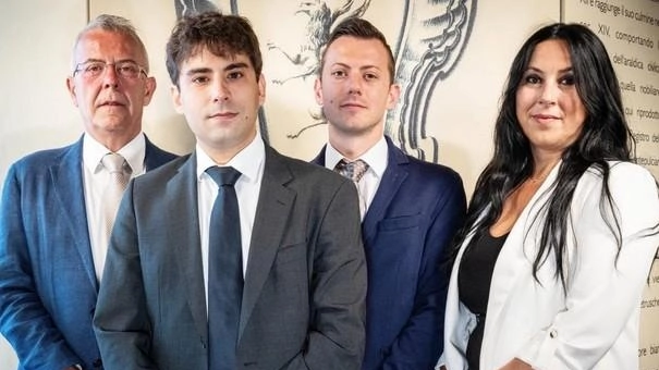 I consiglieri comunali Maccarone, Lazzerini, Andreozzi e Trabalzini del Gruppo Centrodestra e Indipendenti per Montepulciano I consiglieri comunali Maccarone, Lazzerini, Andreozzi e Trabalzini del Gruppo Centrodestra e Indipendenti per Montepulciano