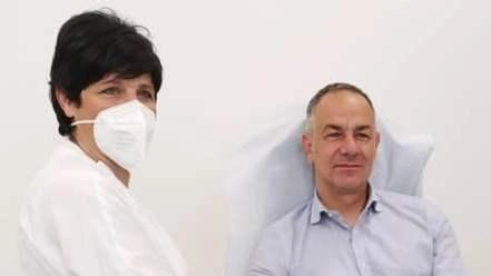 Anche il sindaco Gianluigi Giannetti era presente all’inaugurazione ieri mattina del nuovo punto prelievi che si trova nella Casa di Comunità a Gragnola Anche il sindaco Gianluigi Giannetti era presente all’inaugurazione ieri mattina del nuovo punto prelievi che si trova nella Casa di Comunità a Gragnola