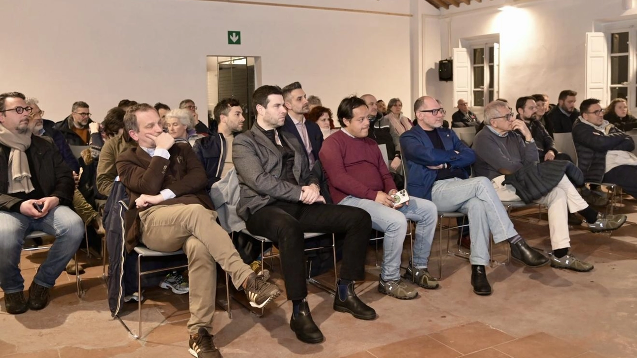 Ampia la partecipazione dei cittadini all’incontro sui nuovi varchi della ztl Ampia la partecipazione dei cittadini all’incontro sui nuovi varchi della ztl