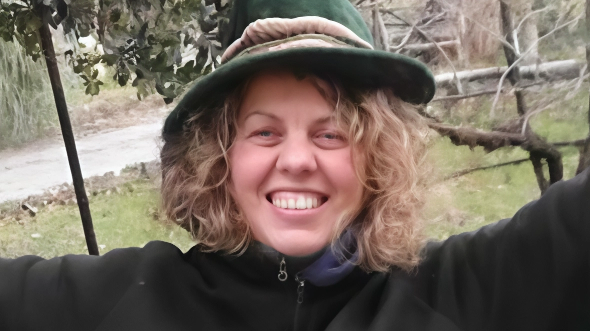 Tavarnuzze piange la scomparsa di Valentina Barboni, volontaria attiva e punto di riferimento per la comunità locale. La sua prematura dipartita ha lasciato un vuoto nel cuore di chi l'ha conosciuta per la sua generosità e il suo sorriso indimenticabile. Tavarnuzze piange la scomparsa di Valentina Barboni, volontaria attiva e punto di riferimento per la comunità locale. La sua prematura dipartita ha lasciato un vuoto nel cuore di chi l'ha conosciuta per la sua generosità e il suo sorriso indimenticabile.