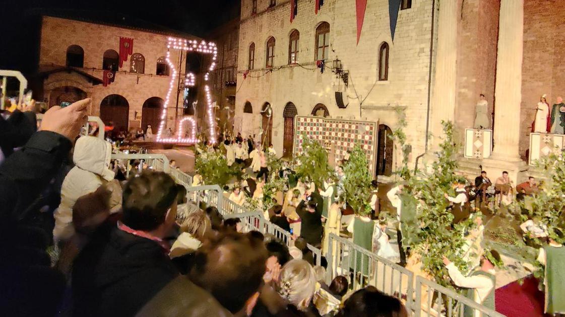 La lunga notte di Assisi. Parte de Sotto vince il Calendimaggio 2025: "Spettacolo bellissimo" La lunga notte di Assisi. Parte de Sotto vince il Calendimaggio 2025: "Spettacolo bellissimo"