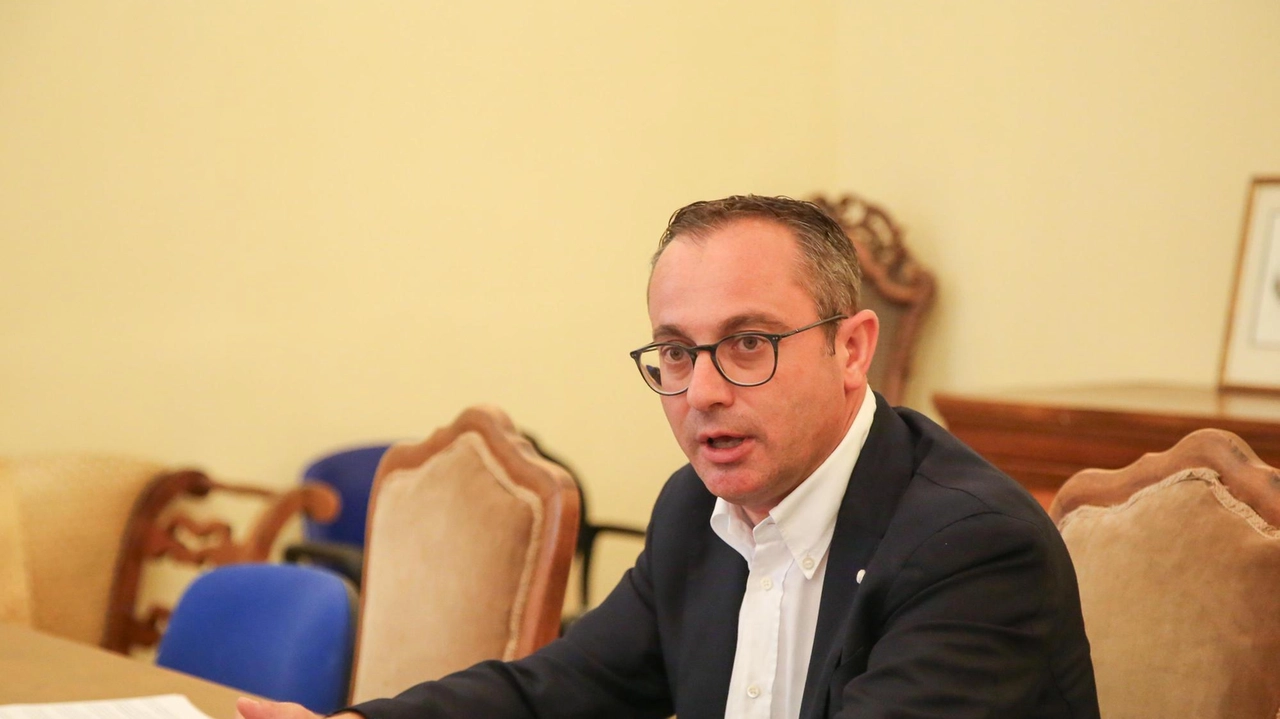 Il professore di Storia della filosofia illustra le priorità: "Attenzione alle politiche abitative e ai trasporti. L’Ateneo deve essere il luogo in cui si crea il pensiero critico". Il professore di Storia della filosofia illustra le priorità: "Attenzione alle politiche abitative e ai trasporti. L’Ateneo deve essere il luogo in cui si crea il pensiero critico".