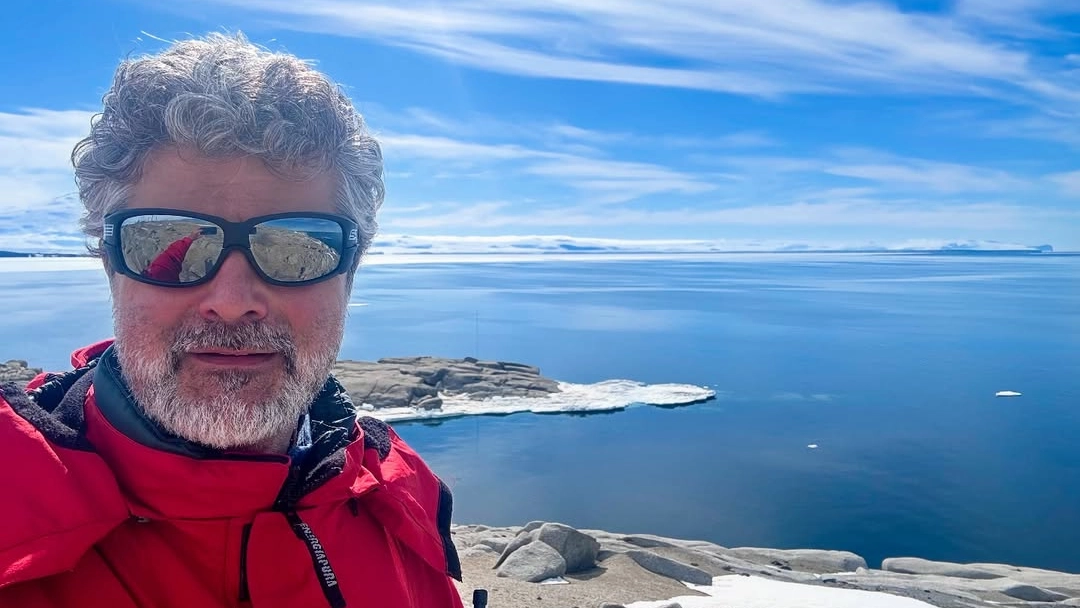 Un selfie del dottor Giampaolo Santoro, medico chirurgo otorinolaringoiatra, dalla sua missione in Antartide Un selfie del dottor Giampaolo Santoro, medico chirurgo otorinolaringoiatra, dalla sua missione in Antartide