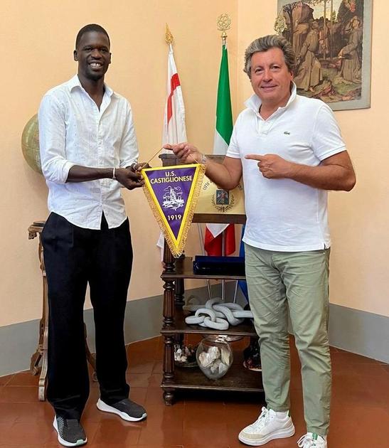da dakar a castiglion fiorentino la storia del calciatore bebeto lancia una scuola calcio in africa