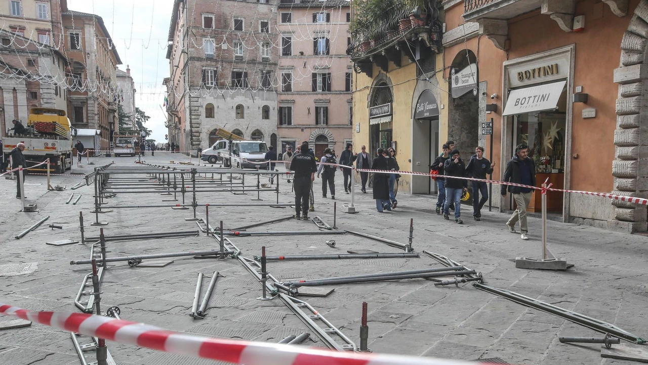 Perugia si trasforma in una versione invernale di Riccione con una pista di pattinaggio sul ghiaccio in corso Vannucci. L'inaugurazione prevista per l'8 dicembre con luminarie e addobbi natalizi. Perugia si trasforma in una versione invernale di Riccione con una pista di pattinaggio sul ghiaccio in corso Vannucci. L'inaugurazione prevista per l'8 dicembre con luminarie e addobbi natalizi.