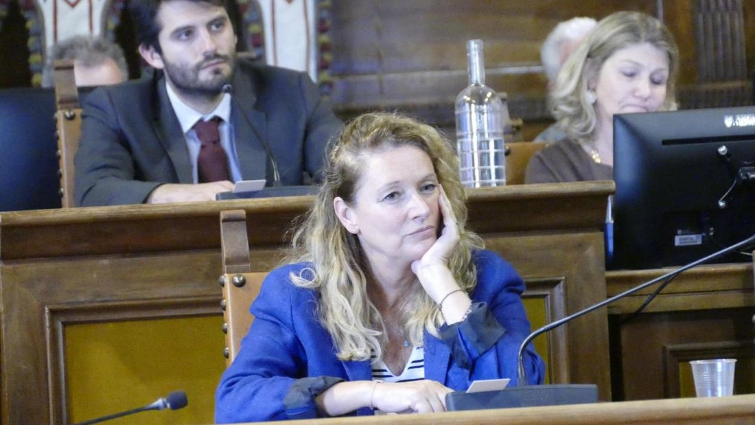 Il primo giorno della non sindaca. Sollevata dopo la decisione sofferta. Ore di carte giudiziarie sotto esame