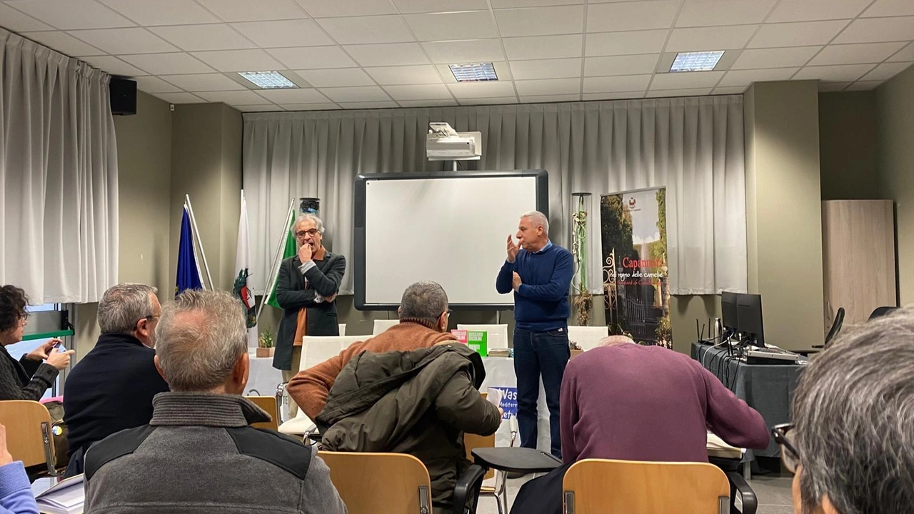 Oltre 50 persone, tra rappresentanti di associazioni, comitati, amministratori, sindaci si sono ritrovati sabato scorso al Parco Scientifico di Segromigno in Monte Oltre 50 persone, tra rappresentanti di associazioni, comitati, amministratori, sindaci si sono ritrovati sabato scorso al Parco Scientifico di Segromigno in Monte