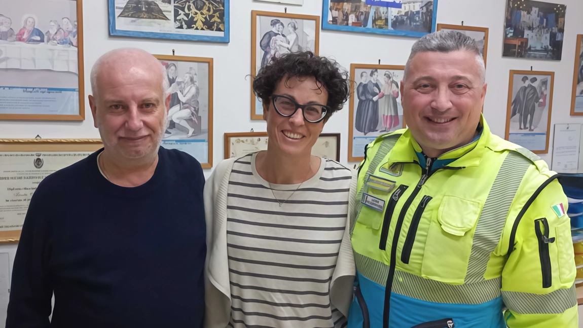 Da sinistra il governatore della Misericordia Alessandro Scaldovi, la vice Cecilia Marmai e Yuri Carmignani