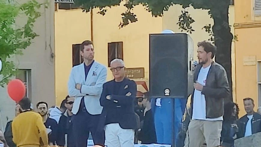 Il sindaco Piero Pii e l’assessore alle politiche giovanili Valerio Peruzzi impegnati sul rifinanziamento del progetto ColleX Il sindaco Piero Pii e l’assessore alle politiche giovanili Valerio Peruzzi impegnati sul rifinanziamento del progetto ColleX