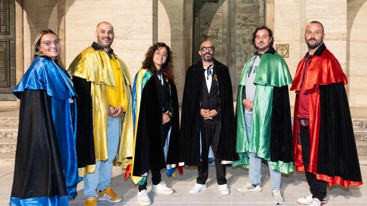 I Capitani dei rioni impegnati nella 63esima edizione del Palio de San Michele che coinvolge l’intera Bastia Umbra I Capitani dei rioni impegnati nella 63esima edizione del Palio de San Michele che coinvolge l’intera Bastia Umbra