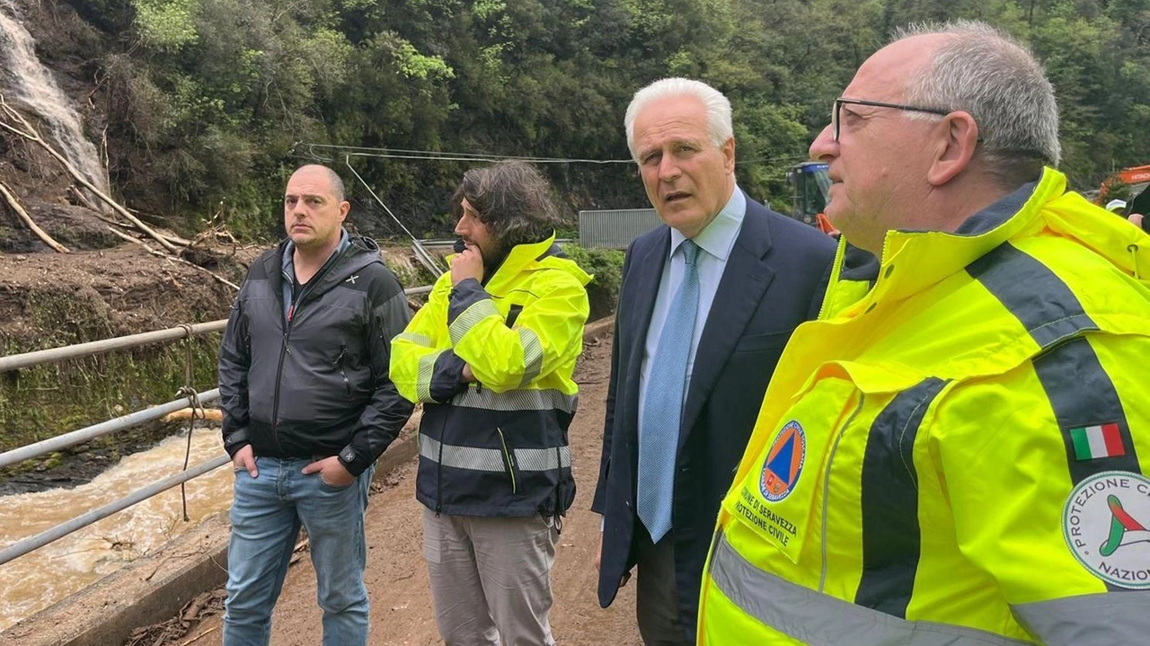 Il sindaco Alessandrini insieme al Governatore Giani