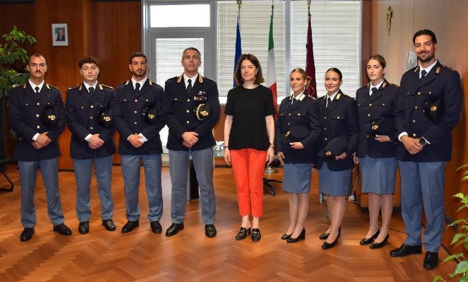 Sei nuovi agenti a Montevarchi . Finalmente arrivano i rinforzi Sei nuovi agenti a Montevarchi . Finalmente arrivano i rinforzi