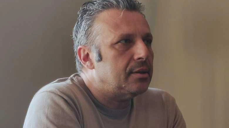 "Ho già parlato con il prefetto. Non accetteremo che il problema del Palazzo rosa venga trasferito da noi" "Ho già parlato con il prefetto. Non accetteremo che il problema del Palazzo rosa venga trasferito da noi"