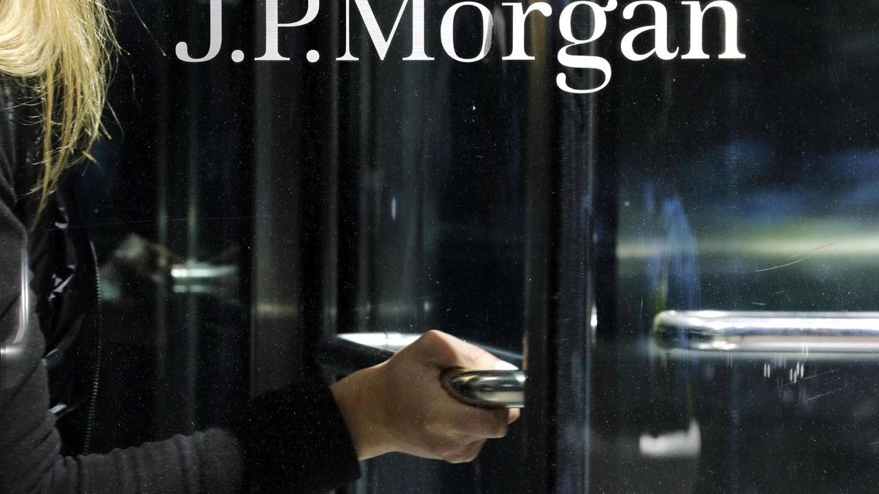 Dimon: 'economia resiliente ma significativi rischi persistono' Dimon: 'economia resiliente ma significativi rischi persistono'