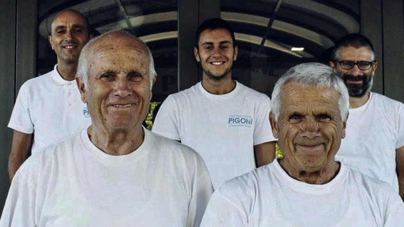 Sopra: Samuele, Davide, Giuseppe. Sotto: Giampaolo e Daniele Sopra: Samuele, Davide, Giuseppe. Sotto: Giampaolo e Daniele
