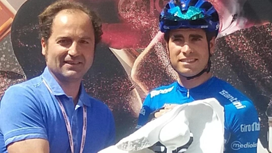 ’Battito’ la scultura monumentale in occasione del bicentenario del passo alpino . Sarà protagonista di eventi internazionali come il Giro d’Italia e le Olimpiadi Milano-Cortina 2026..