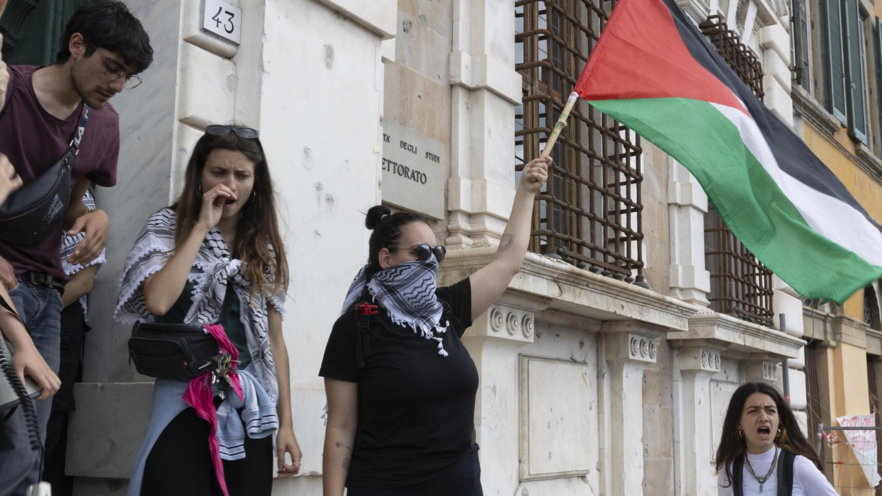 Sopra gli israeliani che scappano nei bunker Mobilitazione degli studenti lo scorso maggio a favore della Palestina Sopra gli israeliani che scappano nei bunker Mobilitazione degli studenti lo scorso maggio a favore della Palestina