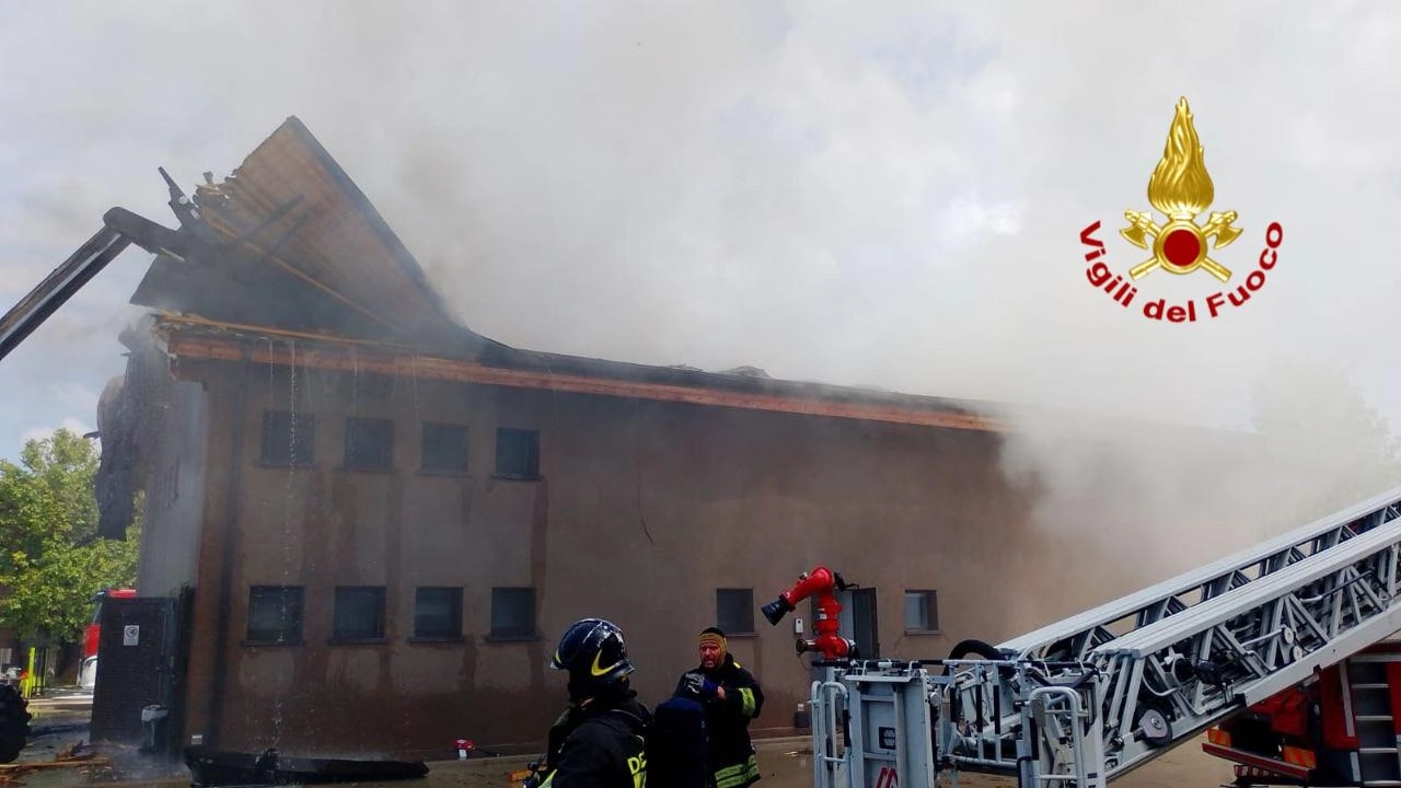 L'intervento dei vigili del fuoco nell'azienda agricola a San Giobbe L'intervento dei vigili del fuoco nell'azienda agricola a San Giobbe