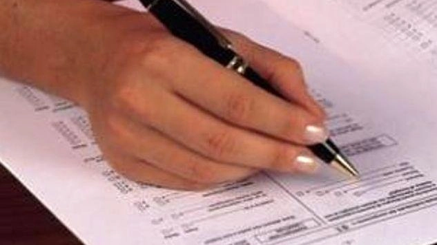 Censimento Istat a Prato coinvolge 5.700 famiglie. Ritardi nella consegna delle lettere informative potrebbero causare mancate avvisaglie. Interviste a domicilio o telefoniche per completare il questionario. Chi non ha ricevuto la lettera può contattare il Comune. Censimento Istat a Prato coinvolge 5.700 famiglie. Ritardi nella consegna delle lettere informative potrebbero causare mancate avvisaglie. Interviste a domicilio o telefoniche per completare il questionario. Chi non ha ricevuto la lettera può contattare il Comune.