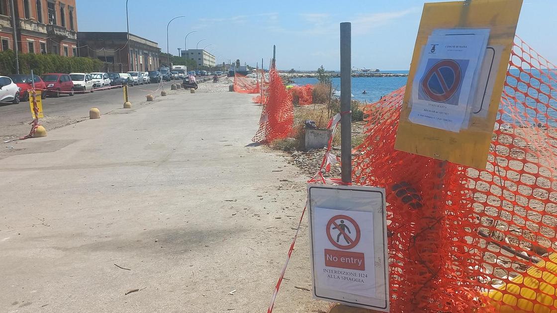 Ordinanza subito violata. Party nella zona dei divieti: "Erano famiglie con bimbi" Ordinanza subito violata. Party nella zona dei divieti: "Erano famiglie con bimbi"