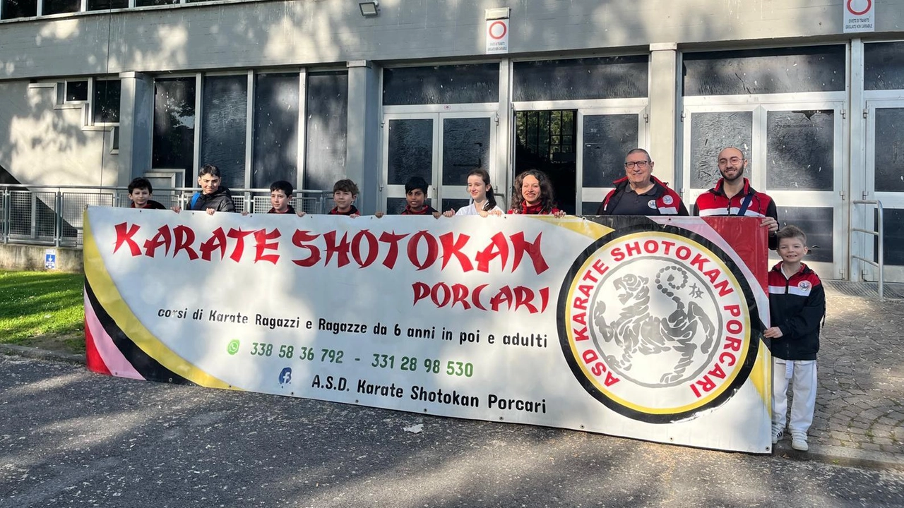Il giovanissimo team dello Shotokan Porcari in... trasferta a Lucca Il giovanissimo team dello Shotokan Porcari in... trasferta a Lucca