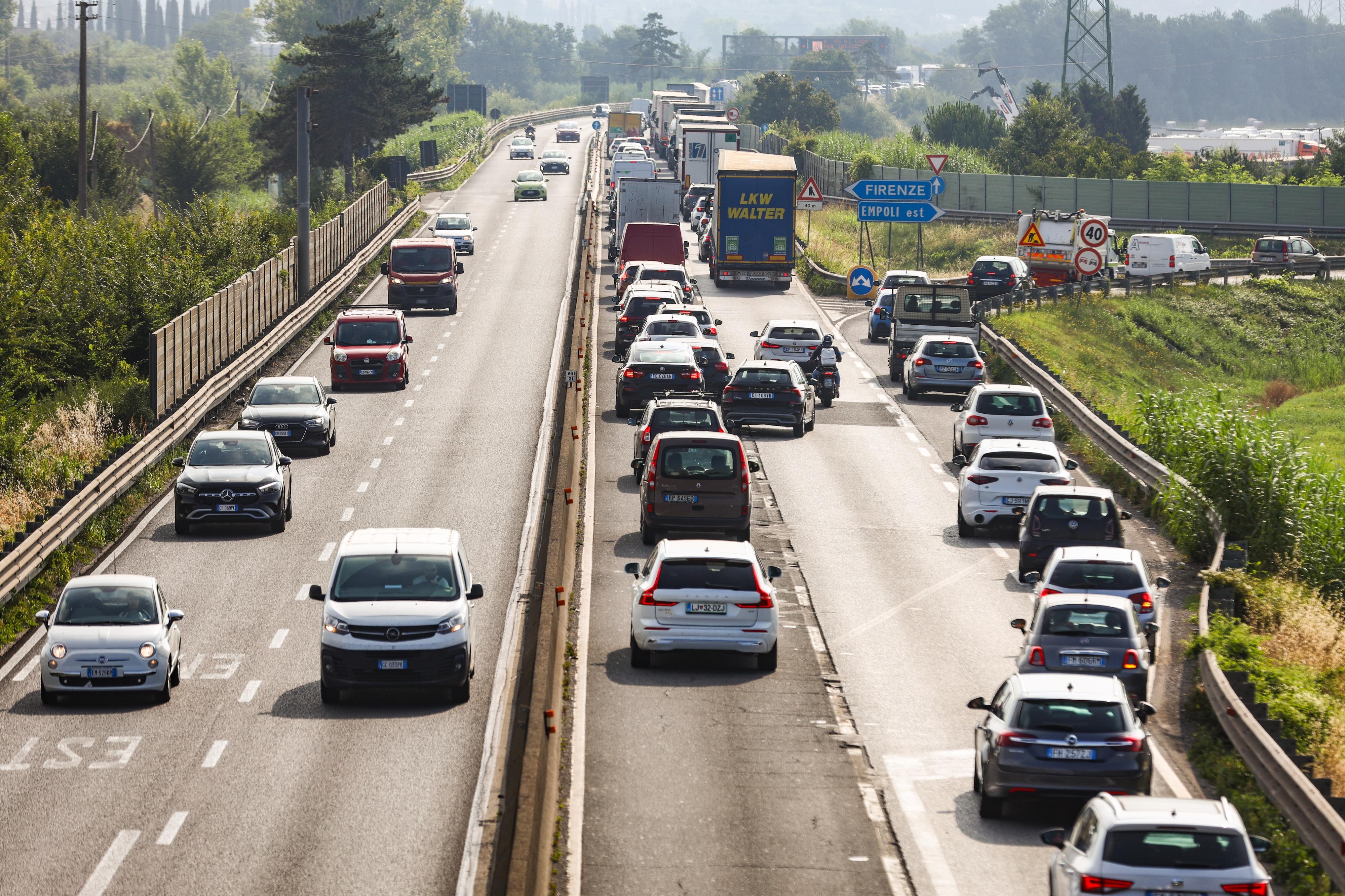 incidente sulla fipili a livorno traffico in tilt