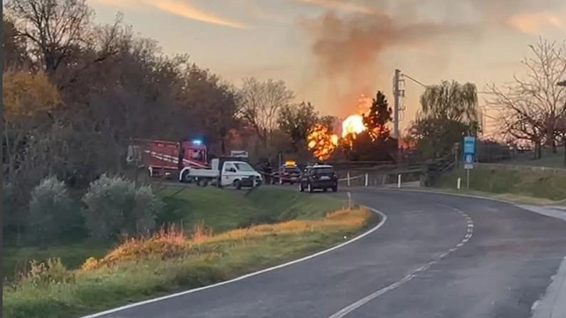 L’incendio ieri mattina divampato. nella centralina del gas in località Bellaria a Montalcino L’incendio ieri mattina divampato. nella centralina del gas in località Bellaria a Montalcino