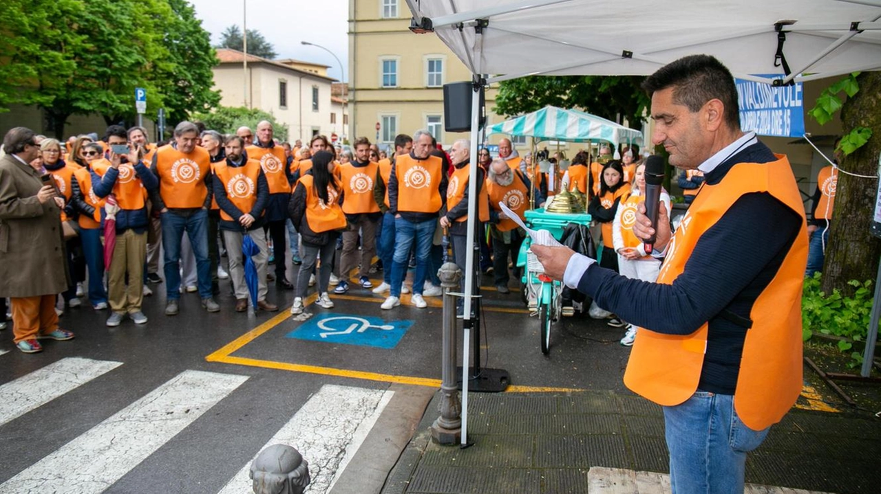 Giuntoli: "Il comitato attende ancora un incontro sul futuro dell’ospedale". Sul ruolo dell’amministrazione: "Doveva essere mediatore con Asl e Regione". Giuntoli: "Il comitato attende ancora un incontro sul futuro dell’ospedale". Sul ruolo dell’amministrazione: "Doveva essere mediatore con Asl e Regione".