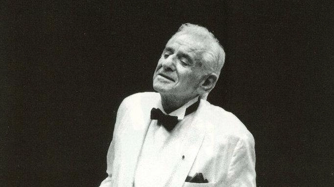 Leonard Bernstein dirige il suo ultimo concerto a Tanglewood il 19 agosto del 1990. : stasera la registrazione su Rtc, con le note di Benjamin Britten Leonard Bernstein dirige il suo ultimo concerto a Tanglewood il 19 agosto del 1990. : stasera la registrazione su Rtc, con le note di Benjamin Britten