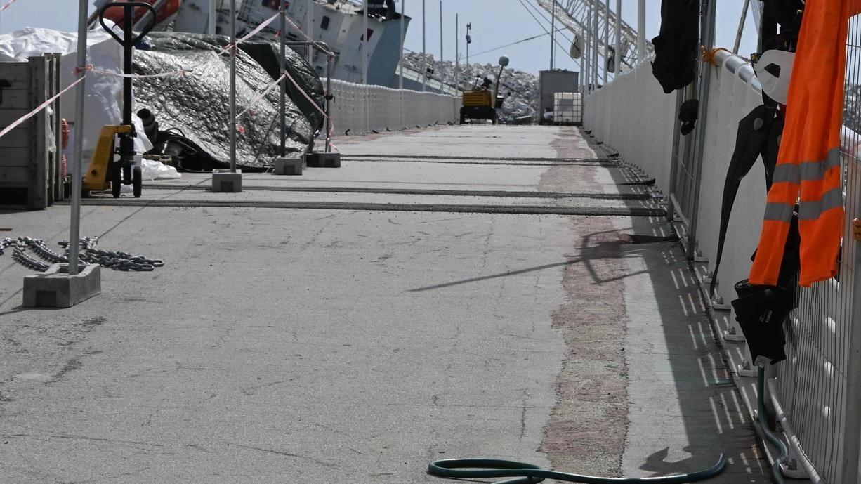 Per la rimozione della Guang Rong inizia adesso il conto alla rovescia. Dopo mesi di confronti, riunioni e tavoli tecnici,... Per la rimozione della Guang Rong inizia adesso il conto alla rovescia. Dopo mesi di confronti, riunioni e tavoli tecnici,...
