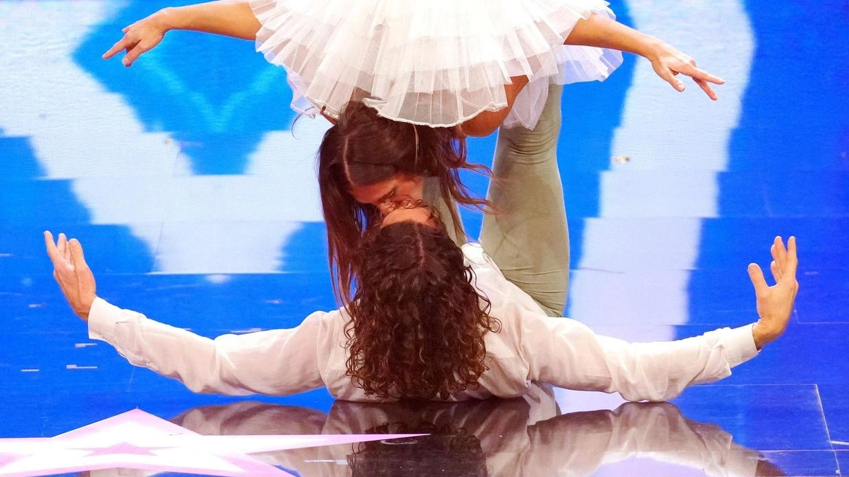 Gli ormai famosi danzatori di Tirrenia stasera protagonisti sull’emittente tedesca Rtl