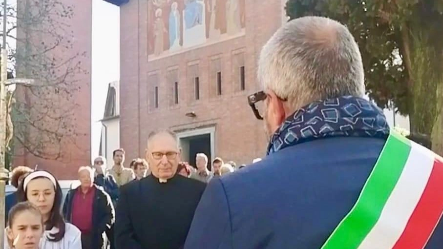 Don José Luis Solari, nuovo parroco di San Matteo a Pontedera, celebra la sua prima messa accolta con affetto dalla comunità. Origini e missione del sacerdote argentino in Italia. Don José Luis Solari, nuovo parroco di San Matteo a Pontedera, celebra la sua prima messa accolta con affetto dalla comunità. Origini e missione del sacerdote argentino in Italia.