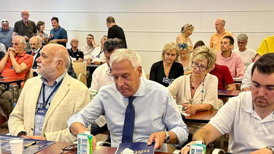 Giorgio del Ghingaro ha presentato. il manifesto. del movimento civico regionale Giorgio del Ghingaro ha presentato. il manifesto. del movimento civico regionale