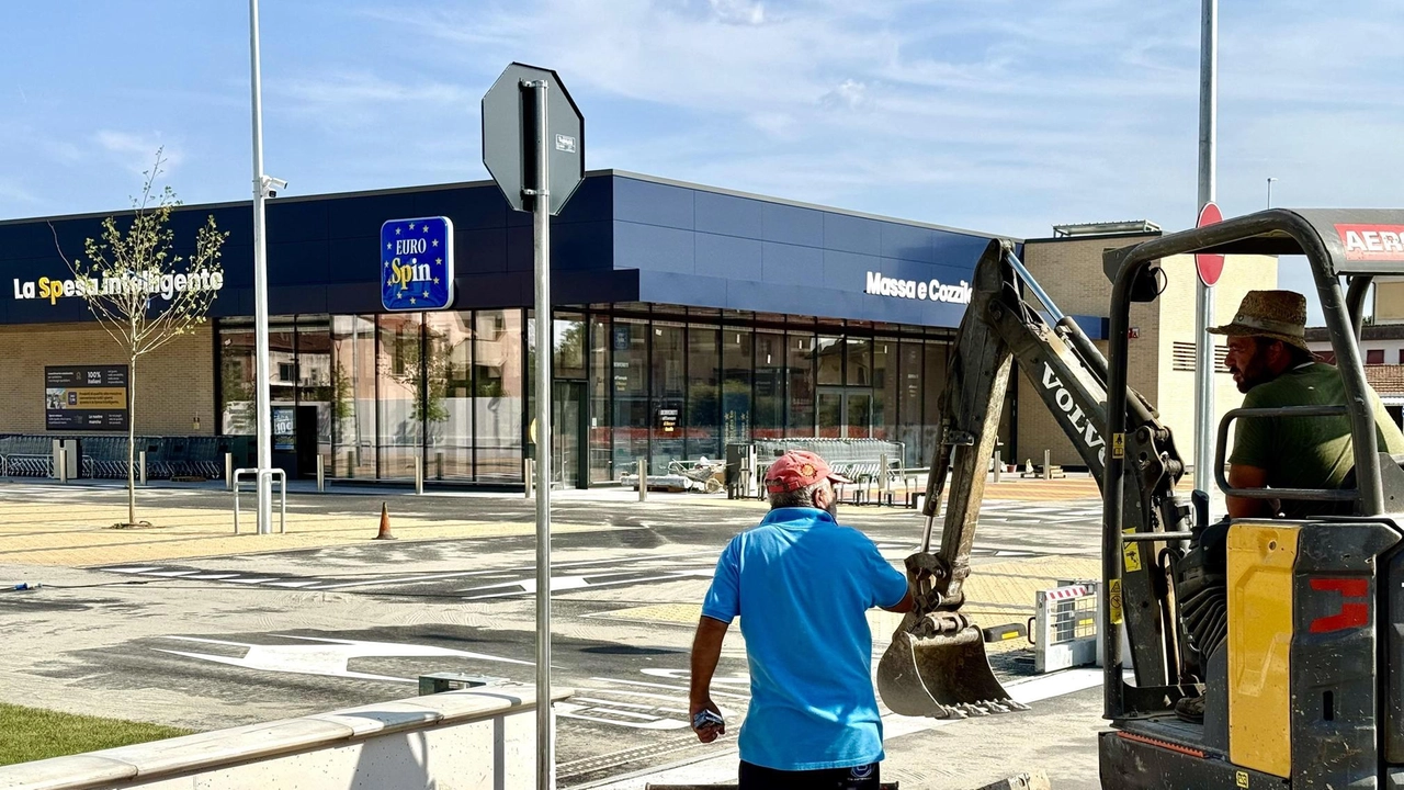 Il nuovo supermercato di Massa e Cozzile è il terzo presente nella zona, oltre a Montecatini e a Uzzano e sarà inaugurato giovedì 5 settembre Il nuovo supermercato di Massa e Cozzile è il terzo presente nella zona, oltre a Montecatini e a Uzzano e sarà inaugurato giovedì 5 settembre