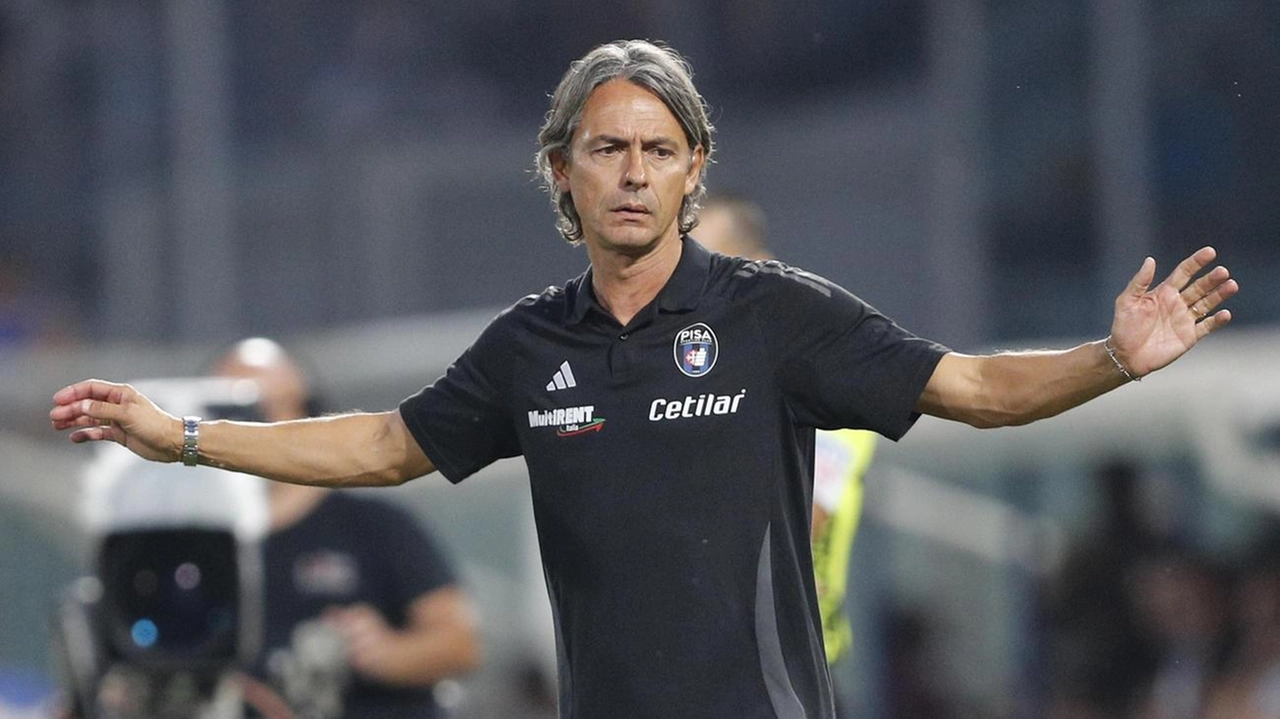 Filippo Inzaghi, 51 anni, mentre dirige la sua squadra Filippo Inzaghi, 51 anni, mentre dirige la sua squadra