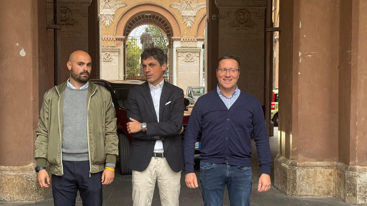 PERUGIA – Il capogruppo in consiglio comunale di Fare Perugia con Romizi – Forza Italia Perugia, Augusto Peltristo, e il... PERUGIA – Il capogruppo in consiglio comunale di Fare Perugia con Romizi – Forza Italia Perugia, Augusto Peltristo, e il...