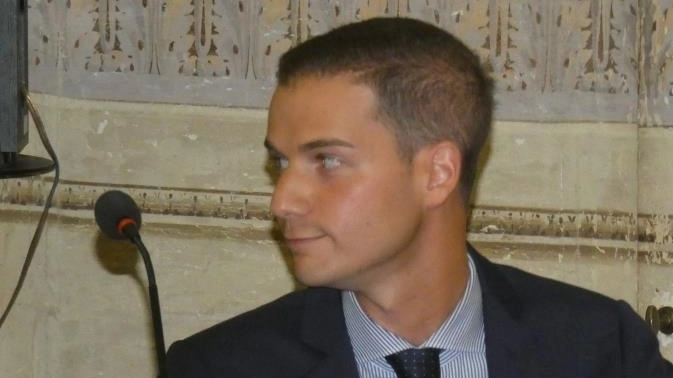 Il consigliere comunale Michael Paperetti, della lista di centrodestra Noi per Montale, denuncia "la scarsa manutenzione" che rende poco visibile... Il consigliere comunale Michael Paperetti, della lista di centrodestra Noi per Montale, denuncia "la scarsa manutenzione" che rende poco visibile...