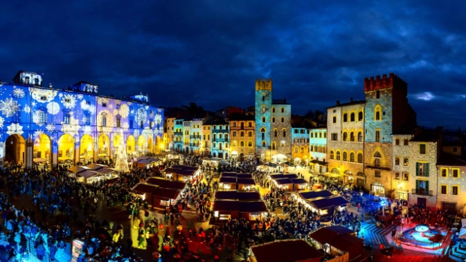 Arezzo si prepara alla grande festa natalizia lunga quasi due mesi Arezzo si prepara alla grande festa natalizia lunga quasi due mesi