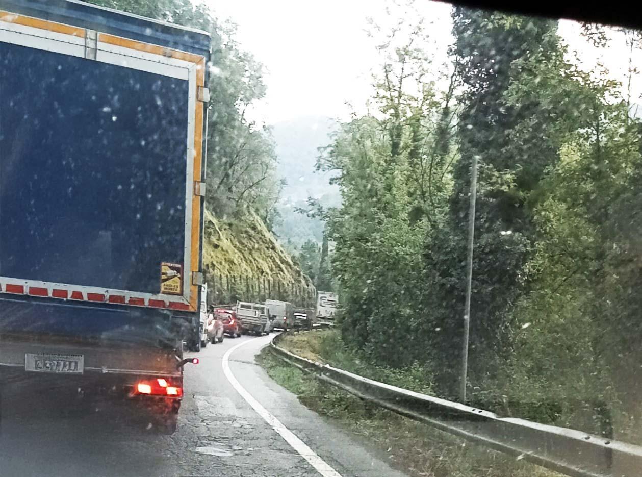 Scontro fra auto in Garfagnana, tre feriti nell’incidente Scontro fra auto in Garfagnana, tre feriti nell’incidente