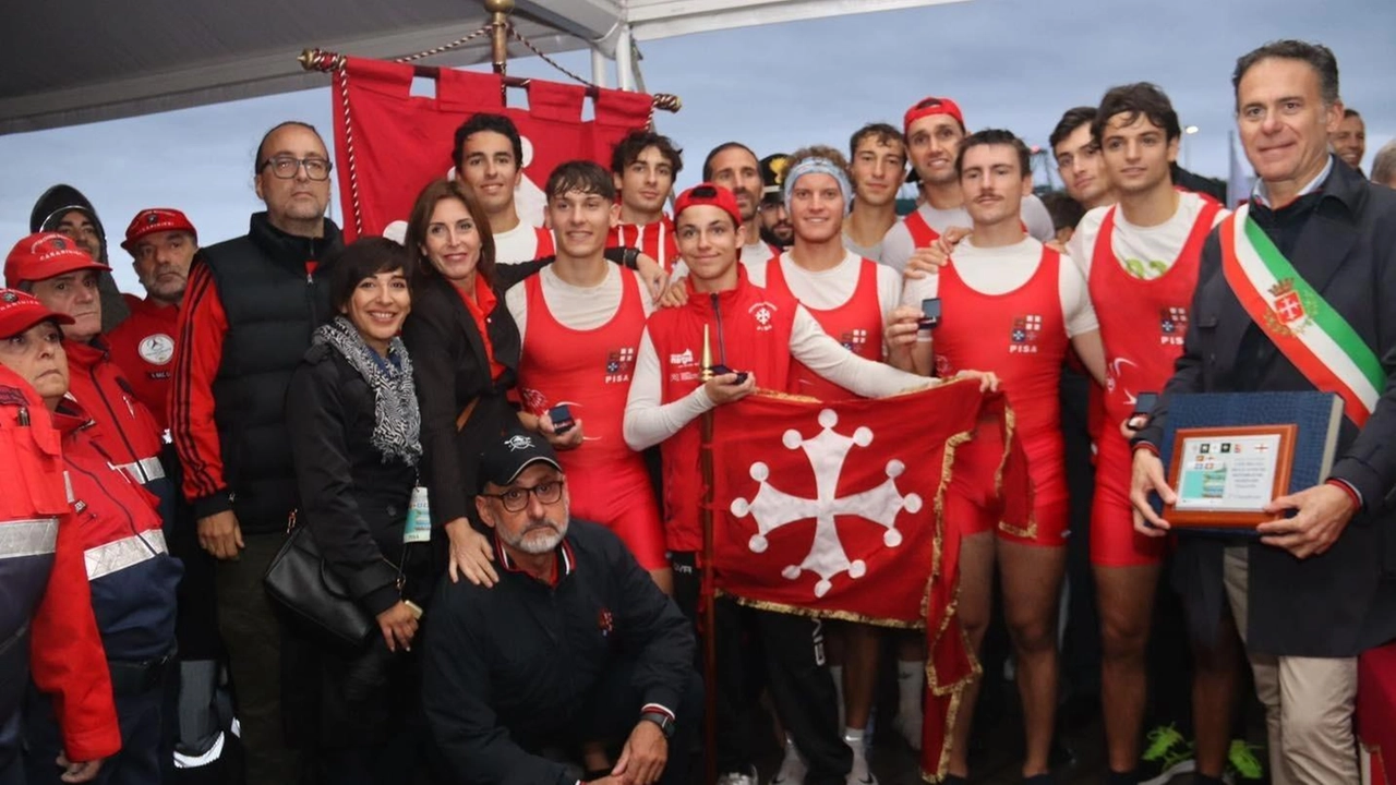 Finalmente una regata da protagonisti. Vince Genova. La rivoluzione-Pettinari funziona. Il sindaco: "Grandi complimenti". Finalmente una regata da protagonisti. Vince Genova. La rivoluzione-Pettinari funziona. Il sindaco: "Grandi complimenti".