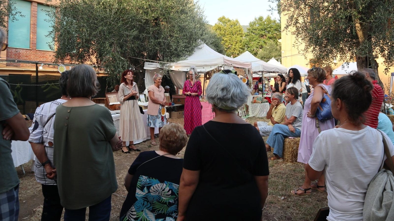 Nelle quattro serate migliaia di persone a Calci, grazie alla rinnovata sinergia tra Comune, associazioni e cittadini. Un vero exploit per la cena d’estate. Nelle quattro serate migliaia di persone a Calci, grazie alla rinnovata sinergia tra Comune, associazioni e cittadini. Un vero exploit per la cena d’estate.