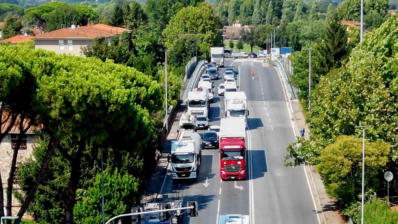 Una 60enne in codice rosso trasferita a Cisanello. Due feriti in codice giallo. portati al San Luca. Una 60enne in codice rosso trasferita a Cisanello. Due feriti in codice giallo. portati al San Luca.