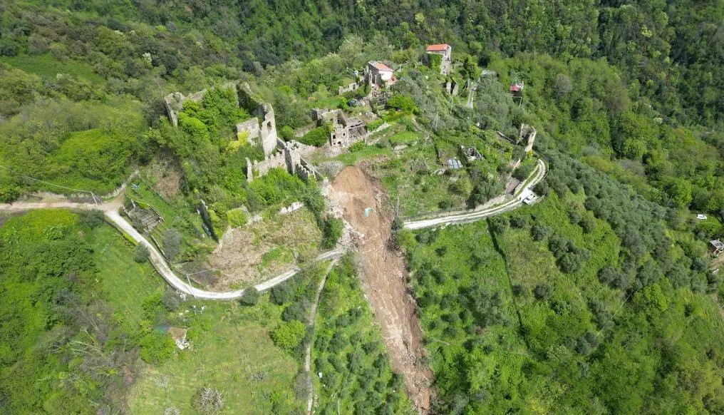 Frana, Moneta a rischio. L’allarme del Club alpino. Spariti anche i sentieri